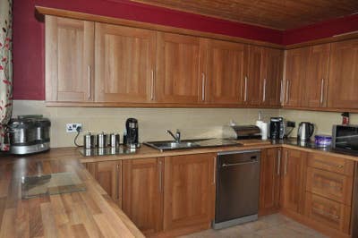 Furnished double bedroom in 3 bed house Main Photo