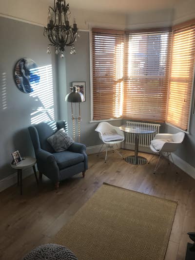 Lovely one bedroom garden flat in Edwardian house Main Photo