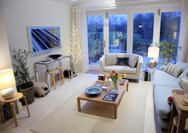 Near city centre room in refurbed house Main Photo