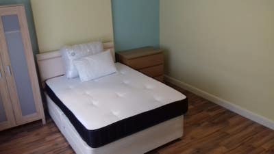 Good size rooms to rent Main Photo
