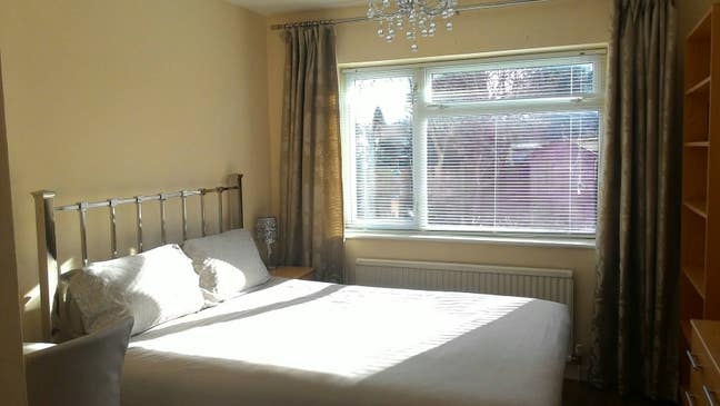 Roomy Double Bills, Broadband, Parking Included Main Photo