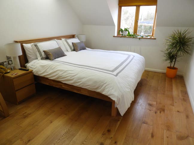 ***Large Double En-Suite -  Very Clean & Tidy*** Main Photo