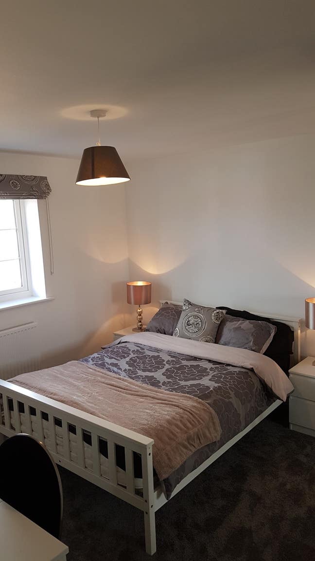 Lovely Double Room with En-suite Main Photo