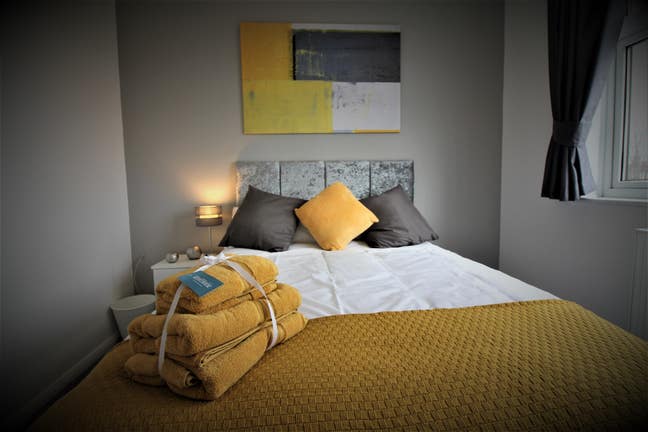 Stunning room in a lovely house Main Photo