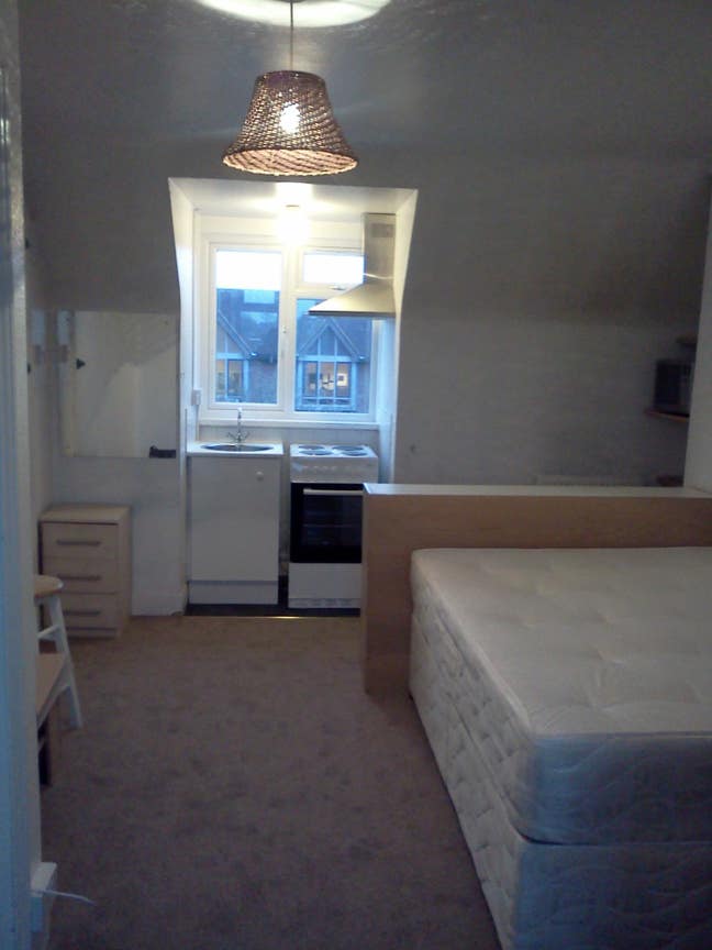  Studio  Flat to Rent  in Harrow Weald Main Photo