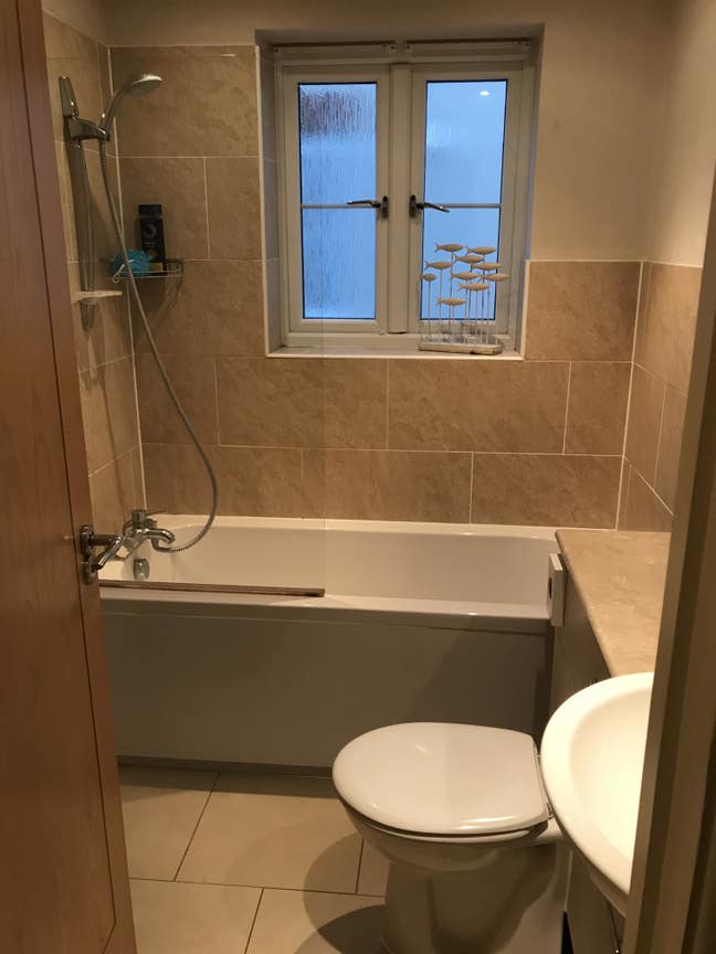 Sunny double room with  private bathroom Main Photo