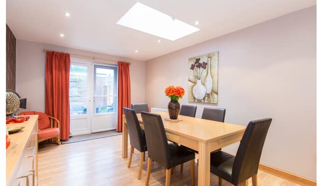 Large Double  Room with En-suite Bathroom  Main Photo