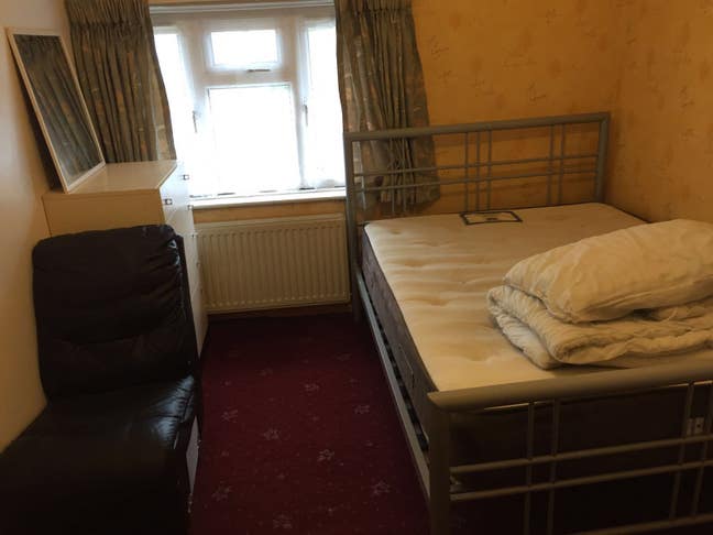 Double room - close to Town, Rail & Uni  Main Photo
