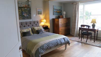 (Mon-Fri) Spacious double room with own bathroom Main Photo