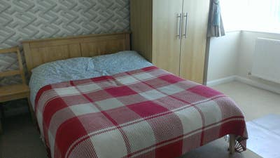Double room available in Upton close to Station Main Photo