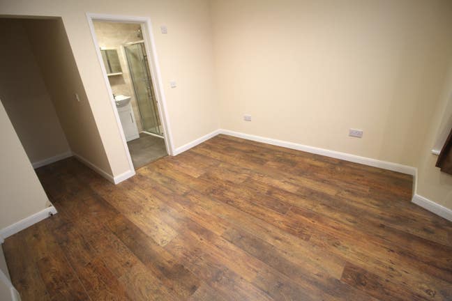 Furnished En-Suite Room in Kingsbury Main Photo
