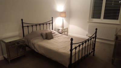 HUGE 20ft By 10ft Room 5 Mins From The Airport Main Photo