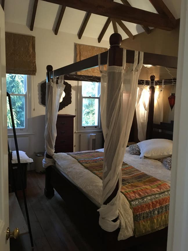 Beautiful room with own bathroom  Main Photo