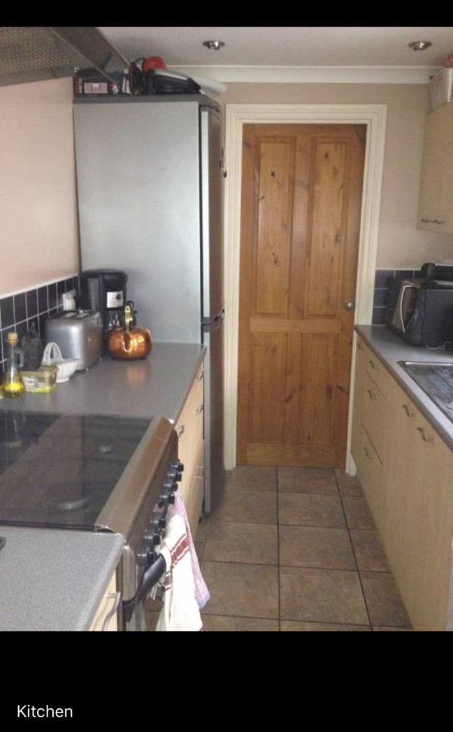 Small double Room Available in friendly household  Main Photo