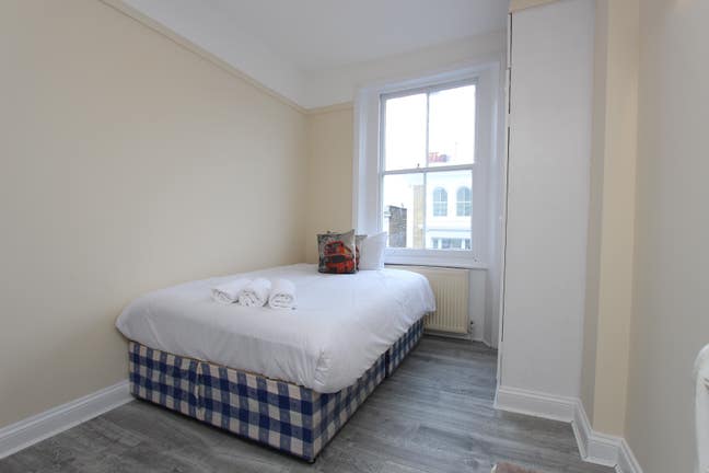 Double Room Next to Earls Court Main Photo