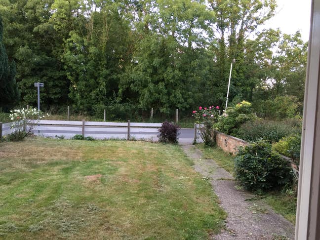 Room to rent 1 min from Brunel university  Main Photo