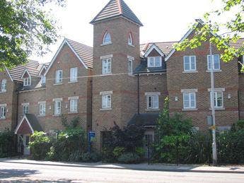 ** Cintra Close Lrg Double Room Bills inc ** Main Photo