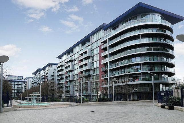 Modern 1 bedroom apartment - Chelsea Bridge Wharf Main Photo
