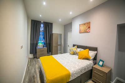 Castle St | Beautifully designed en suite rooms Main Photo
