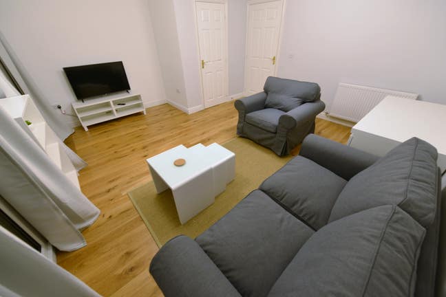 3 bedroom house share Main Photo