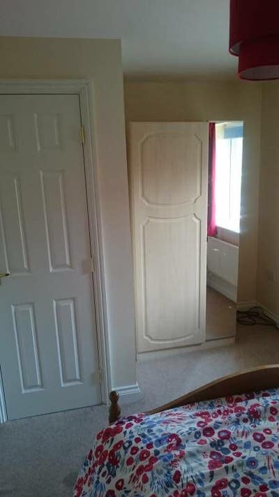 Lovely light double bedroom  Main Photo