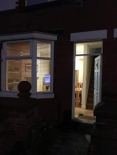 Cosy Victorian terrace very close to  Beech Road Main Photo