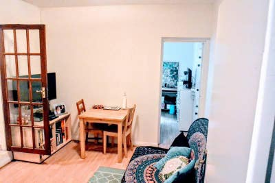 One Bed Flat, including all bills,50 yds from Tube Main Photo