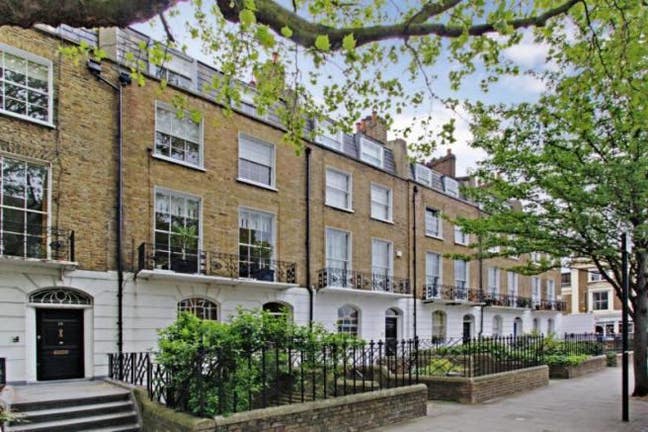 Very large double bedroom & en-suite - Angel Main Photo
