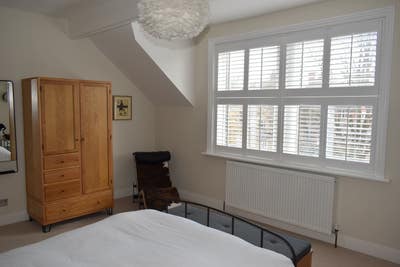 Mon to Fri Furnished double room available Oct Main Photo