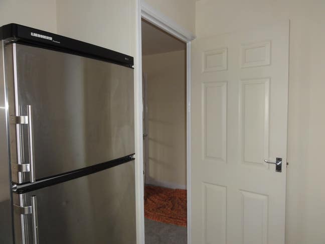 2 bled flat Sheffield close Main Photo