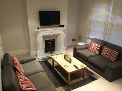  Double Bed with En-suite in fantastic location Main Photo