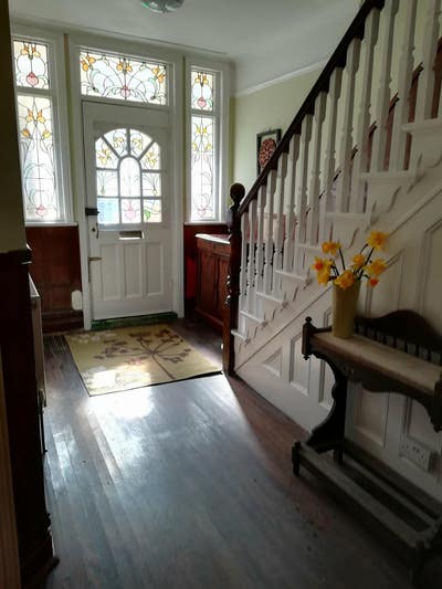 Studio sized Rooms, couples +pets welcomed Main Photo