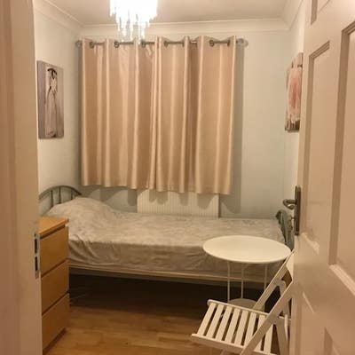 Single Tidy Room To Let In Borehamwood Main Photo