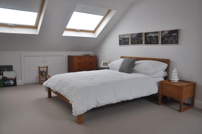 Huge Double room with en-suite in Loft conversion Main Photo