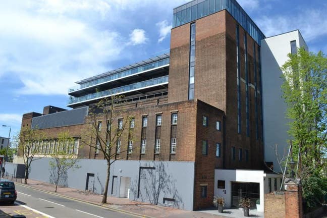 Ideal 1 Bed Flat Next to Clapham Junction Station Main Photo