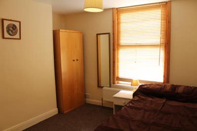Furnished house share, sociable, cleaner inc Main Photo