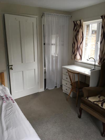 Dual aspect double room in Lewes Main Photo