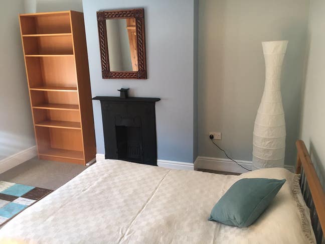 1 spacious, quiet, double bedroom in S6 home Main Photo