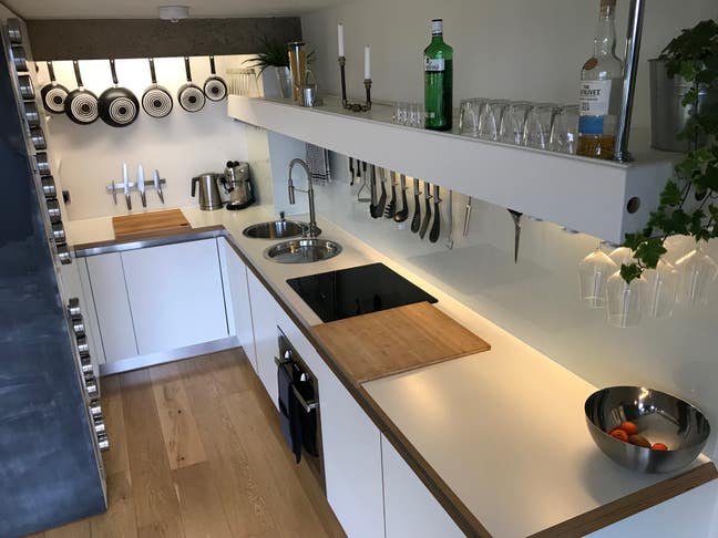 City Centre Penthouse Apartment. Private Balcony Main Photo