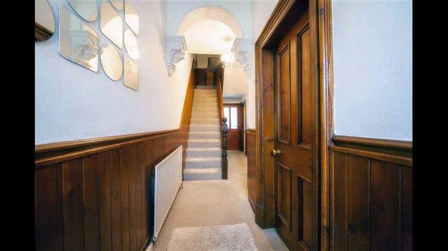 Large Double Room With Own Living Space Main Photo