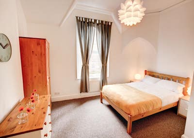 🏡 Bright & Spacious Furnished 1 bed Flat 🔑 Main Photo