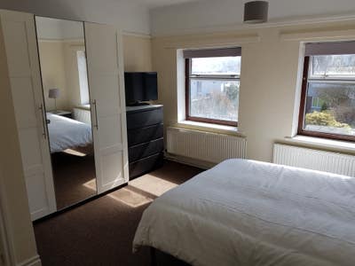 Spacious detached house near Airbus/ business Park Main Photo