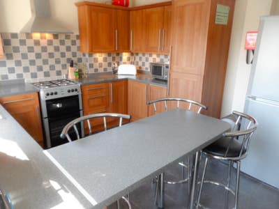 Lovely Double in Friendly House Share Main Photo
