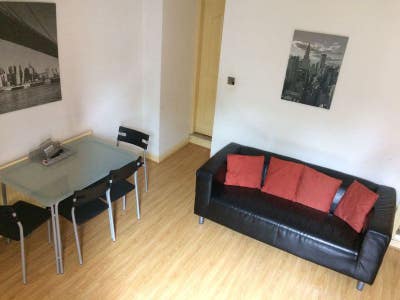 Friendly prof house nr Uni &QE, all costs inc Main Photo