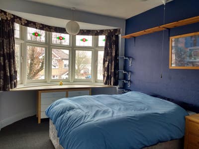 Large bright double room in family home Main Photo