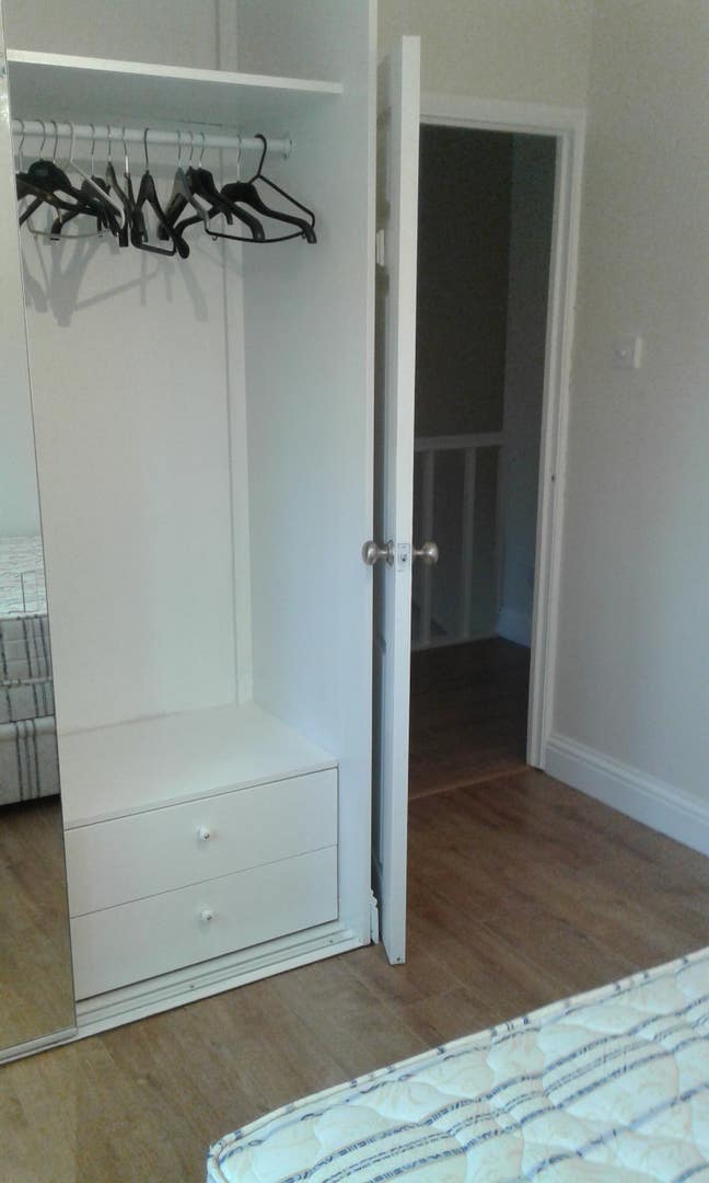 Double & single rooms, Langley  Main Photo