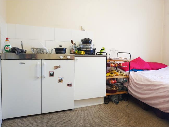 Studio flat - South Ealing Road, W5 Main Photo