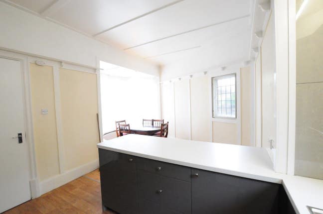 Massive double and single room - Ealing  Main Photo