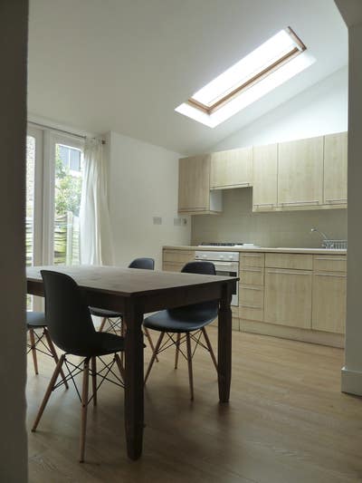 Beautiful Architect designed 1 Bed Floor Flat Main Photo