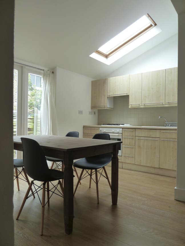 Beautiful Architect designed 1 Bed Floor Flat Main Photo
